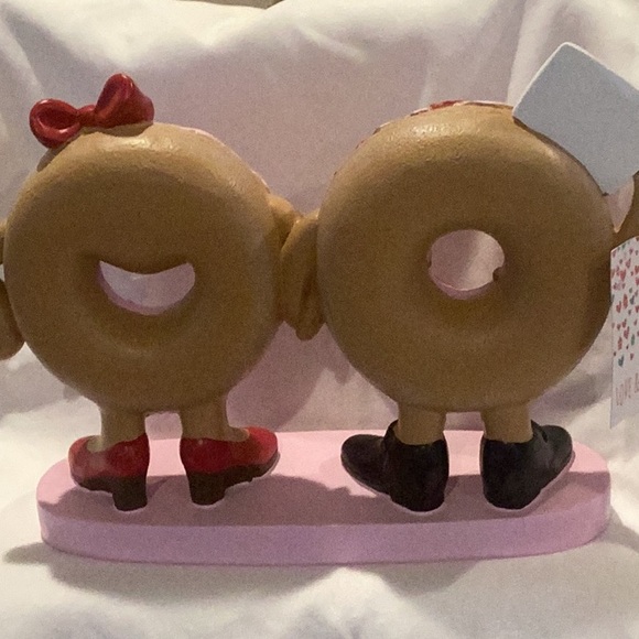 Valentine Donut Couple - Picture 4 of 7